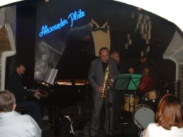8 Joe de Vecchis Jazz Quartet Alexanderplatz sm (11K)